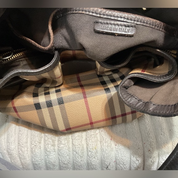 Burberry bags - Picture 16 of 16